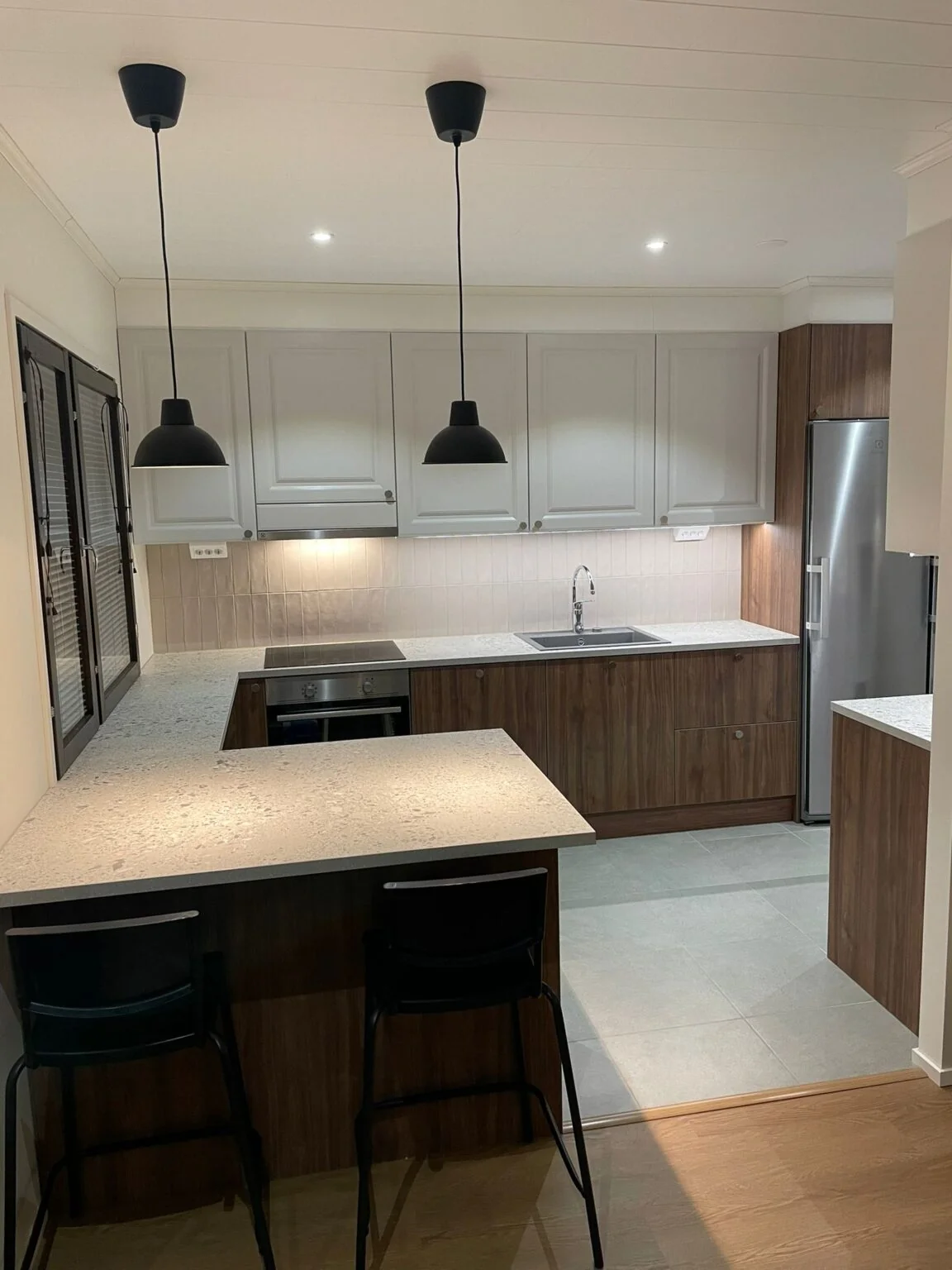 Rakennusliike Järvenpää – keittiökalusteiden asennus ja purku.